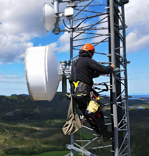 Why Leading Tower Operators Rely on FIA Climbers